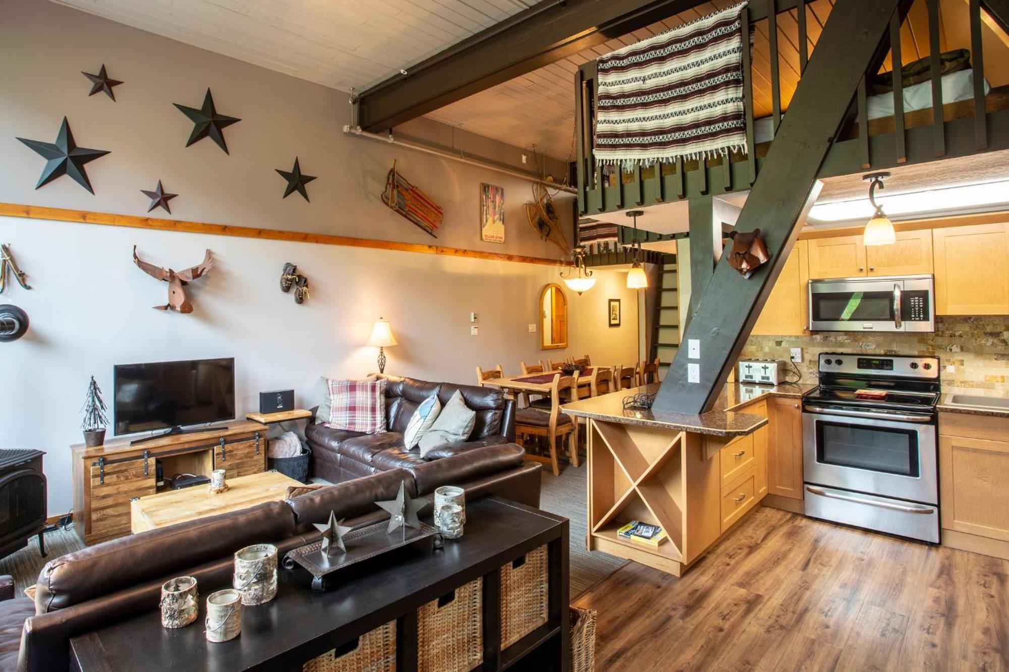 The Pinnacles Suites & Townhomes Silver Star Dış mekan fotoğraf